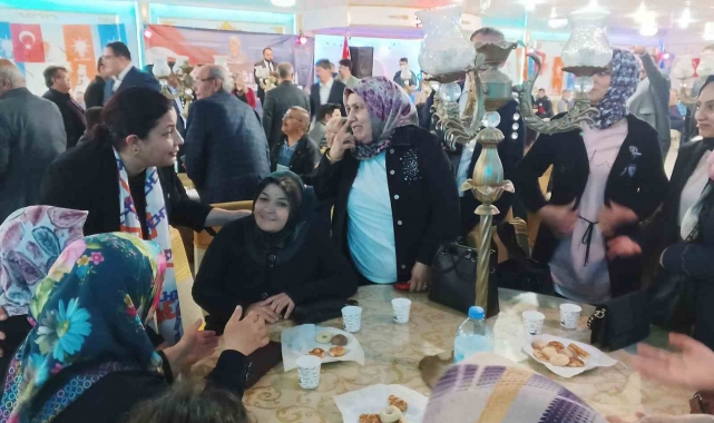 Kırşehir'in en büyük aşireti AK Partili adaylarla bir araya geldi