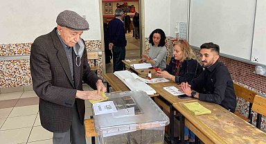 Konya'da oy kullanma işlemi başladı