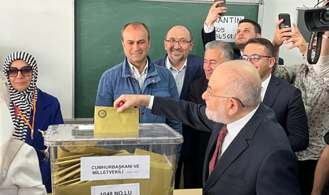 Saadet Partisi Genel Başkanı Karamollaoğlu oyunu Ankara'da kullandı