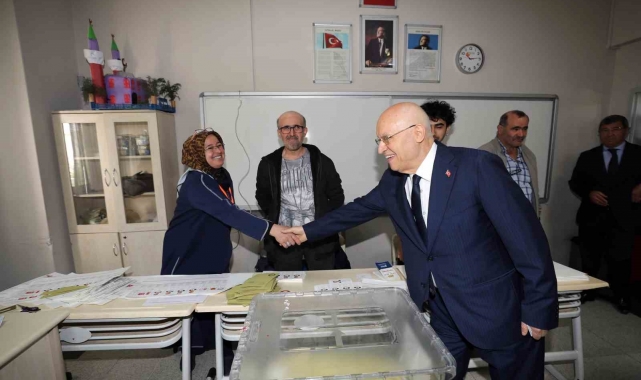 Yenimahalle Belediye Başkanı Yaşar oyunu kullandı