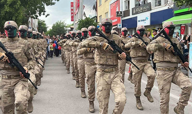 Aksaray'da komandolardan gururlandıran gösteri