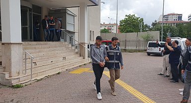 Kayseri'de 40 ekip ve 106 personel ile yapılan operasyonda çeşitli suçlardan araması bulunan 21 kişi yakalandı