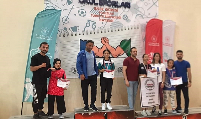 Muşlu demir bilek sporcu çift kolda başarıya ulaştı