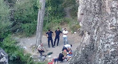 17 yaşındaki çocuk serinlemek için girdiği suda boğuldu