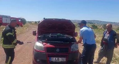 Park halindeki aracın motorundan 1.5 metre uzunluğunda yılan çıktı