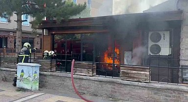 Aksaray'da bir kafe alev alev yandı