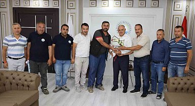 Belediye İşçilerinden Başkan Öztürk'e Zam Teşekkürü
