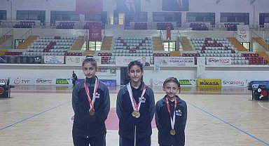 Kayseri Kız Takımı, masa tenisi yarı finalinde