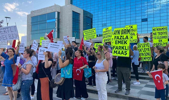 Usta öğreticilerden Ankara Büyükşehir Belediyesi önünde eylem