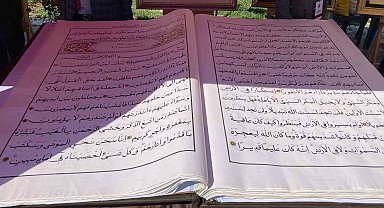 Ankara'da dünyanın ikinci büyük el yazması Kur'an-ı Kerim'i sergilendi