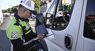 Bakan Yerlikaya, yurt genelinde 3 bin 966 okul servisi aracına cezai işlem uygulandığını bildirdi