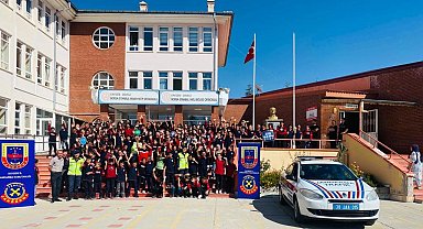 Jandarmadan öğrencilere trafik eğitimi