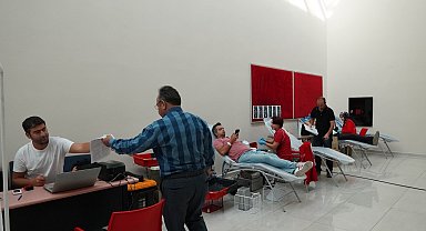 Melikgazi personelinden Kızılay'a kan bağışı