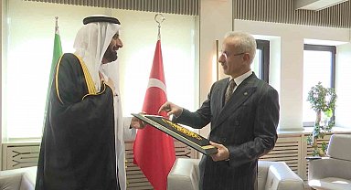 Bakan Uraloğlu, Suudi Arabistan Hac ve Umre Bakanı Tevfik er-Rabia ile bir araya geldi