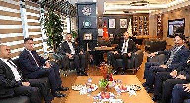 Bakan Yardımcısı Eminoğlu'ndan Niğde Belediyesi'ne ziyaret