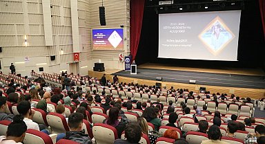 Başkan Büyükkılıç, genç iletişimciler ile bir araya geldi