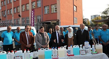 Başkan Çolakbayrakdar, "Rutinin dışında çevreye ve insana fark katacak hizmetler yapıyoruz"