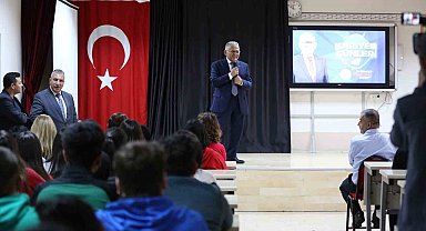 Büyükkılıç, 'Kariyer Günleri'nde Öğrencilerle Buluştu