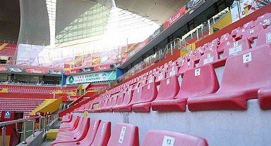 Büyükşehir, şehrin stadyumunda misafir tribününü daha güvenli hale getirdi