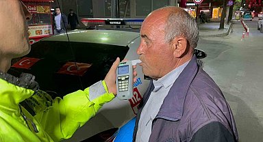 Direksiyonda alkollü yakalandı, "Esnafım, yaptığınız ayıp" dedi