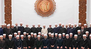 Diyanet İşleri Başkanı Erbaş: "Kur'an-ı Kerim'e ve Resulünün sünnetine sarılarak yürümeye devam ediyoruz"