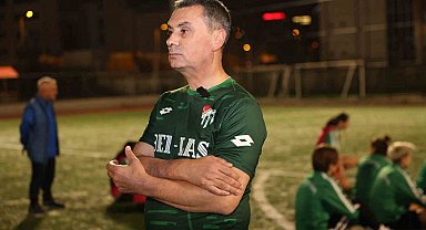 Gölbaşı'nın göz bebeği Kadın Futbol Takımı'na Başkan Şimşek'ten ziyaret