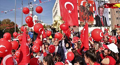 Keçiören'de 100. yıl coşkusu yürüyüş, ışık ve havai fişek gösterileriyle devam edecek