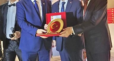 Cumhurbaşkanı Başdanışmanı Topçu Türk-Romen Dostluk, Kültür ve Sanat Gecesi programına katıldı