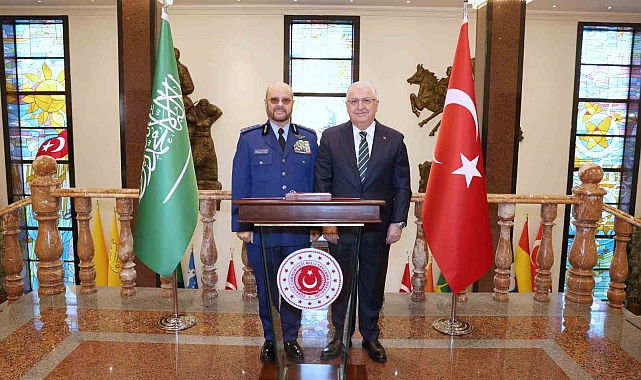 Bakan Güler, Suudi Arabistan Genelkurmay Başkanı Orgeneral Alruwaili'yi kabul etti