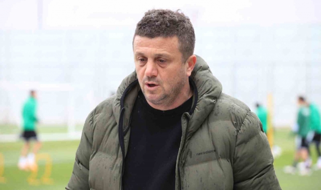 Konyaspor Teknik Direktörü Hakan Keleş: "Biz elimizden geleni yapmaya çalışıyoruz"