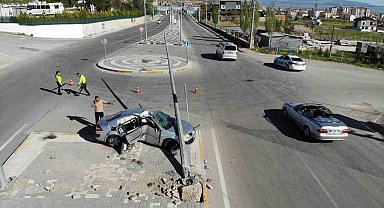 Alkollü direksiyon başına geçti, kaza yapınca "Bindirin götürün" dedi