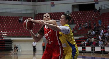 16 Yaş Altı Kız Basketbol Milli Takımı, Romanya'ya yenildi