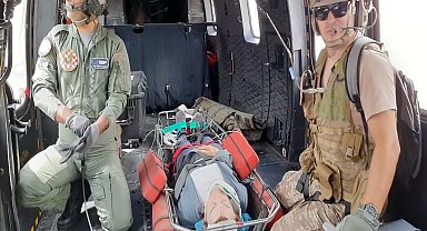 Aladağlar'da yaralanarak mahsur kalan İspanyol turist helikopterle kurtarıldı