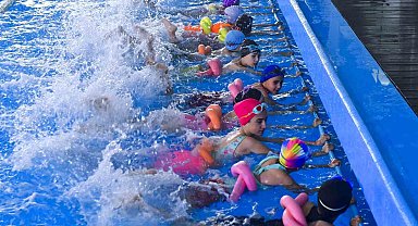 Ankara Büyükşehir Ve Ego Spor Başkentli çocukları yüzme İle tanıştırıyor