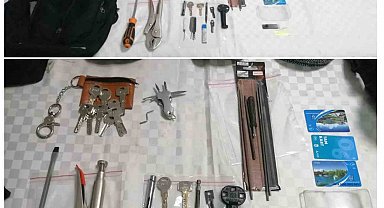 Ankara'da evlere ve dükkanlara giren hırsızlar kamerada