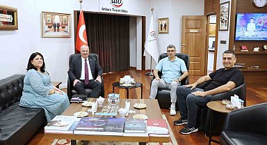 ATO Başkanı Baran, Paris 2024 Olimpiyat Oyunları'nda atıcılık dalında gümüş madalya kazanan milli sporcu Dikeç ile bir araya geldi.