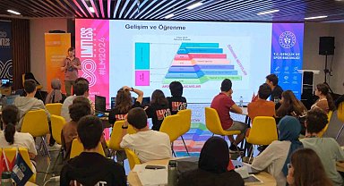 Bakan Bak: "Geleceğin bilim insanlarını 'Limitless Makers Programı'nda buluşturduk"