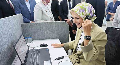 Bakan Göktaş çağrı merkezini arayan gencin nikah davetine katılma sözü verdi