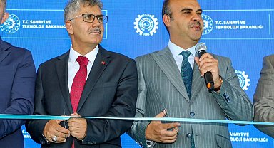 Bakan Kacır'ın katılımıyla Niğde OSB'de 15 fabrikanın açılışı, 11 fabrikanın temel atma töreni gerçekleştirildi