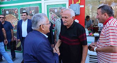 Başkan Büyükkılıç, Tomarza esnafını ziyaret etti