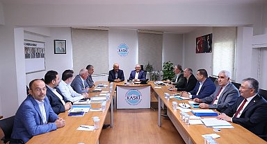 Başkan Büyükkılıç'tan ilçelerle değerlendirme toplantısı