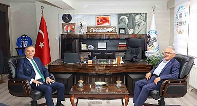 Başkan Büyükkılıç'tan Tomarza Belediye Başkanı Koç'a ziyaret