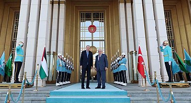 Cumhurbaşkanı Erdoğan, Filistin Devlet Başkanı Abbas ile bir araya geldi
