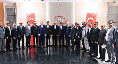 Cumhurbaşkanı Yardımcısı Yılmaz, ATO'da sektör temsilcileriyle bir araya geldi