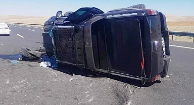 Devrilen pikabın sürücüsü yaralandı