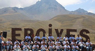 Erciyes'te darbuka şov
