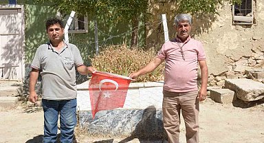 Evlerinin avlusunda 103 yıllık şehit yatıyor