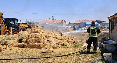 Karaman'da çıkan yangında 400 saman balyası kül oldu