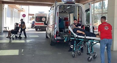 Karaman'da otomobil yoldan çıktı: 4 yaralı