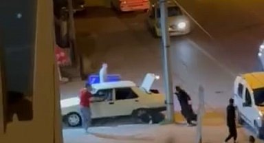 Konya'da anne ve kızı sokak ortasında silahlı saldırıya uğradı... O anlar kamerada